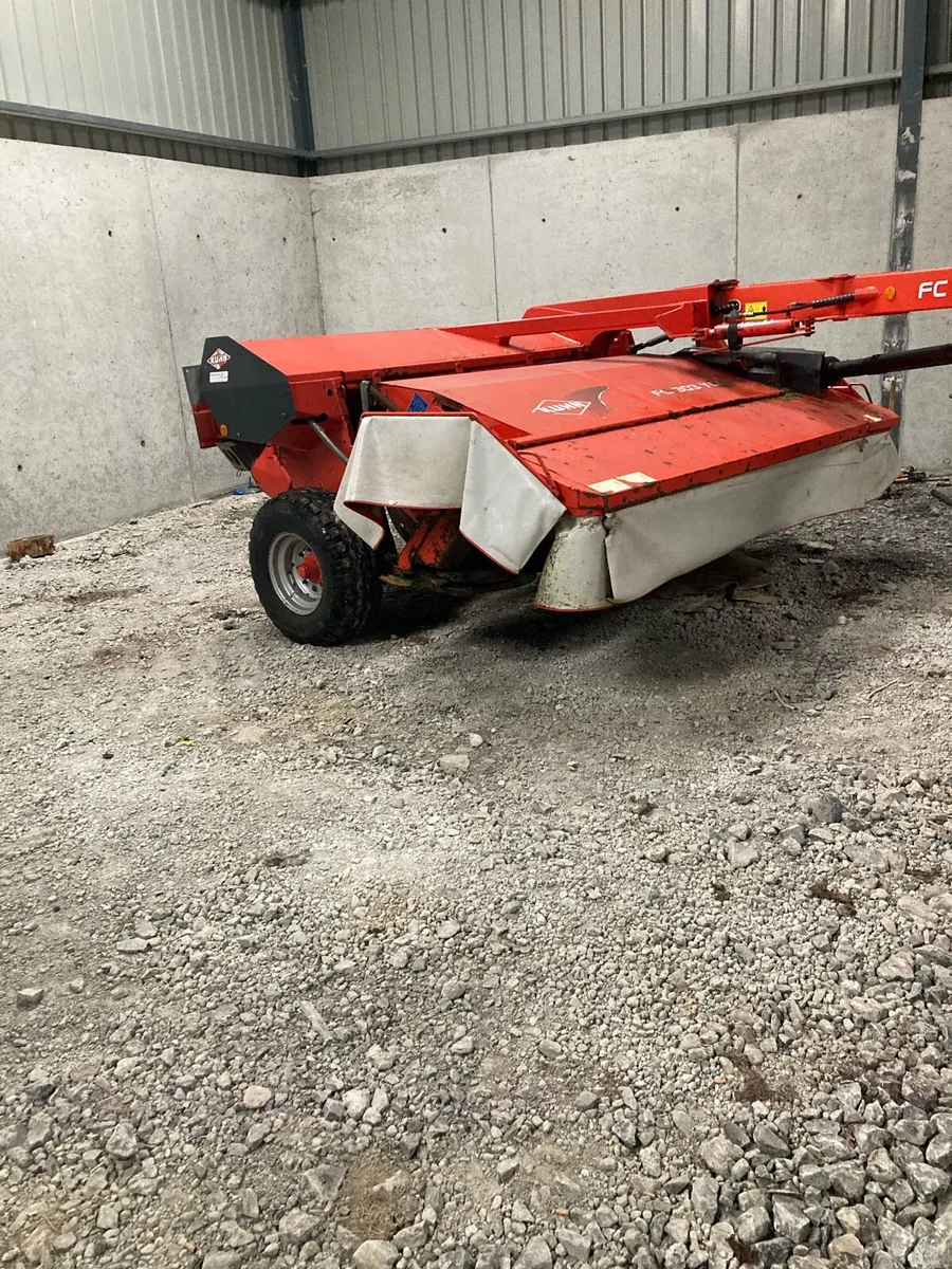 Kuhn 303 10ft mower - Image 3