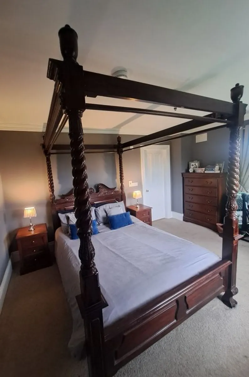 Four Poster Bed - Image 1