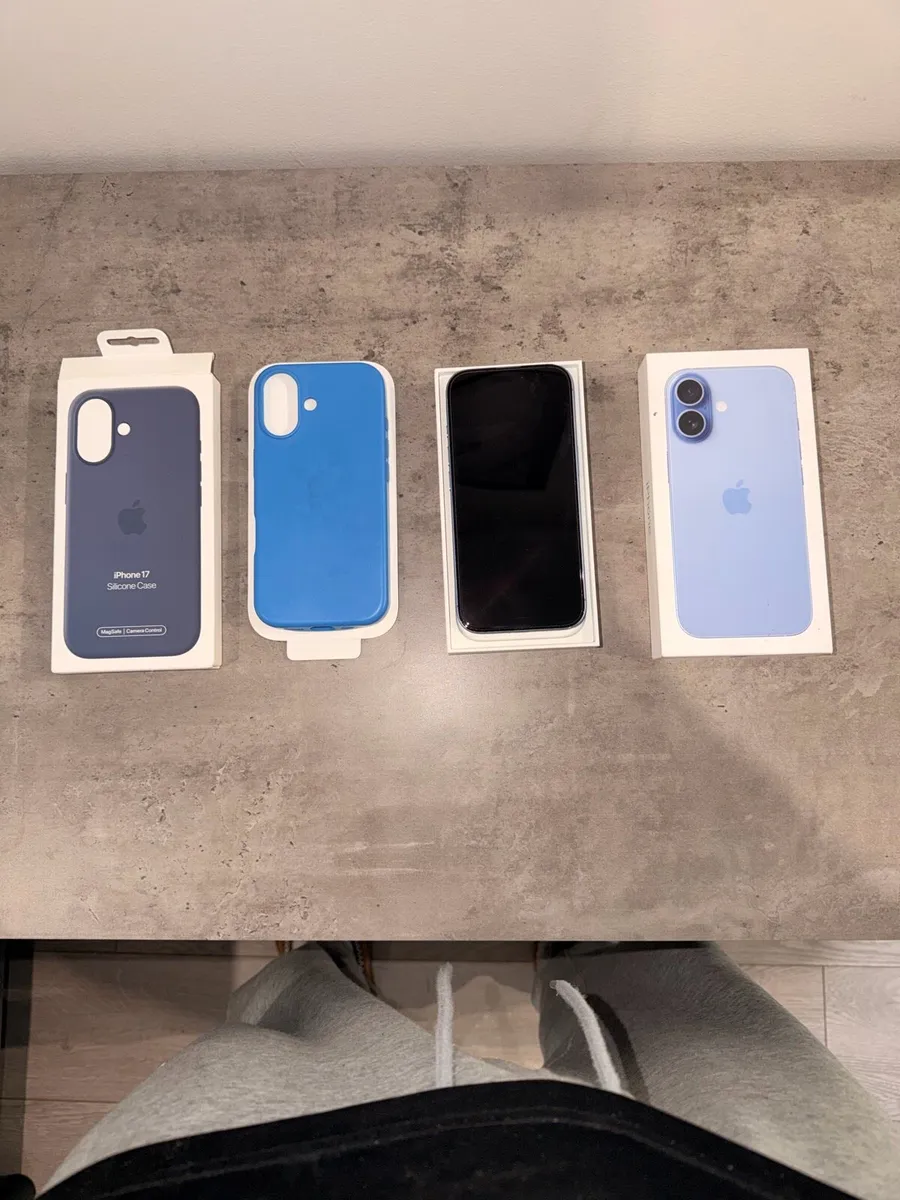 iPhone 17 256gb blue - Image 1
