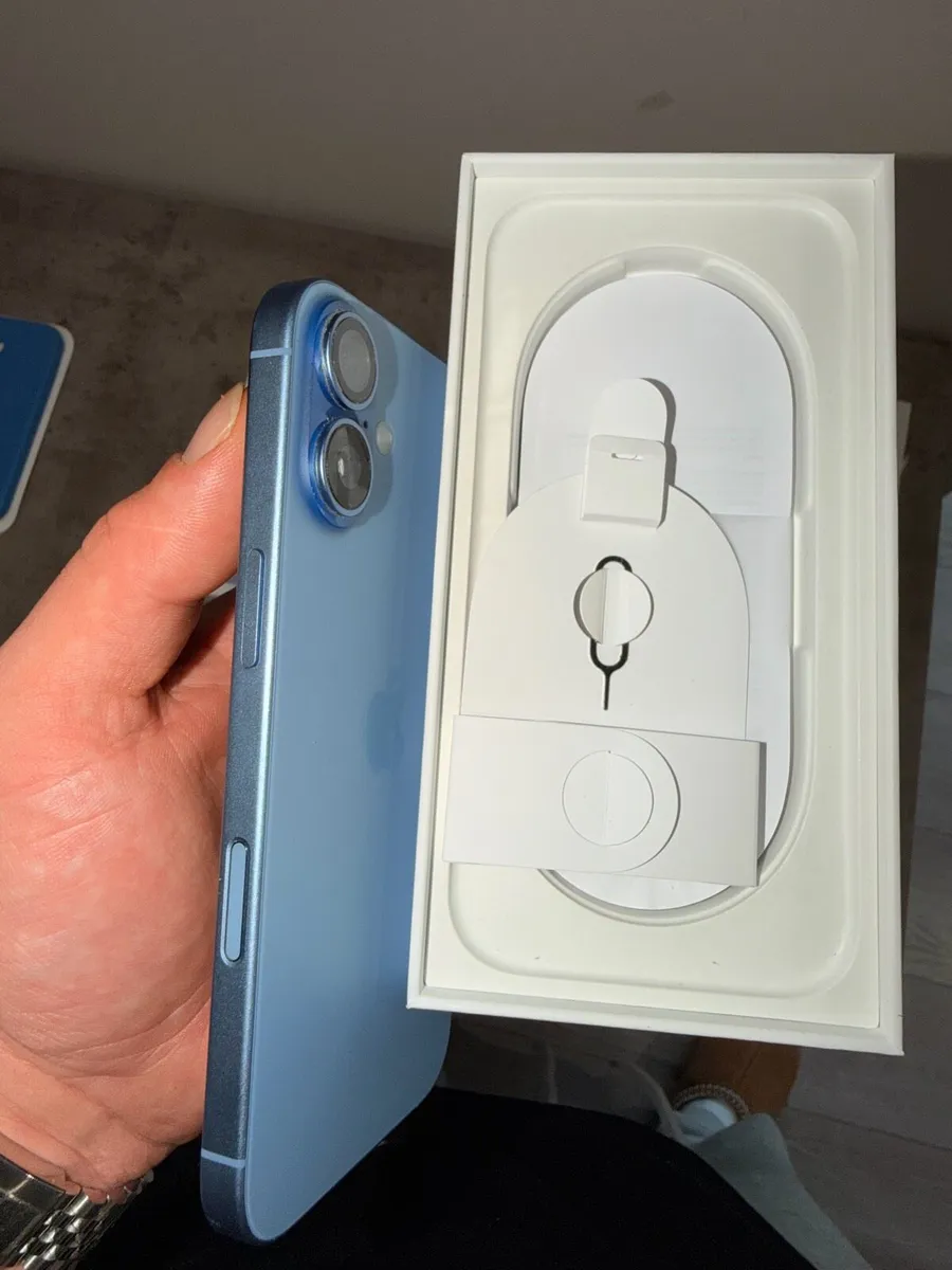 iPhone 17 256gb blue - Image 3