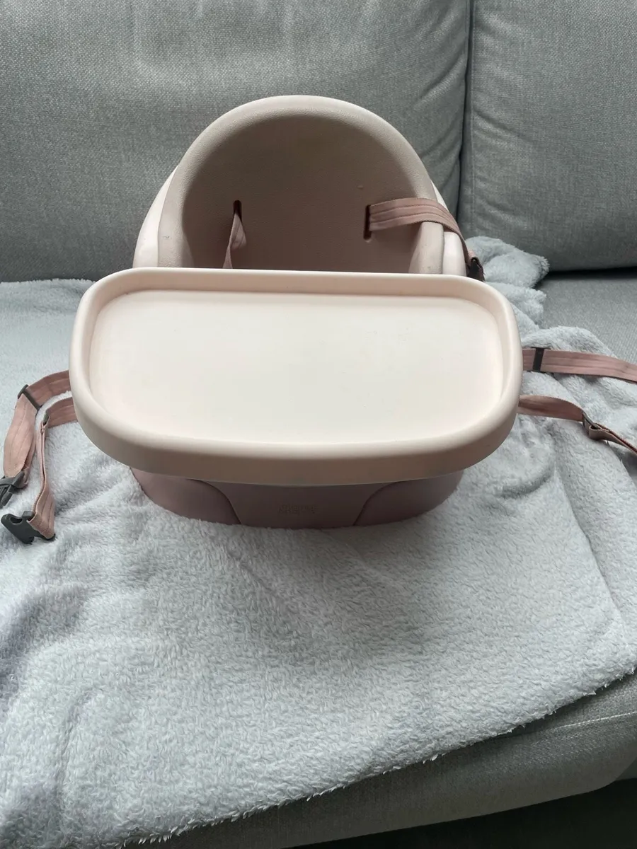 Baby booster seat - Image 1