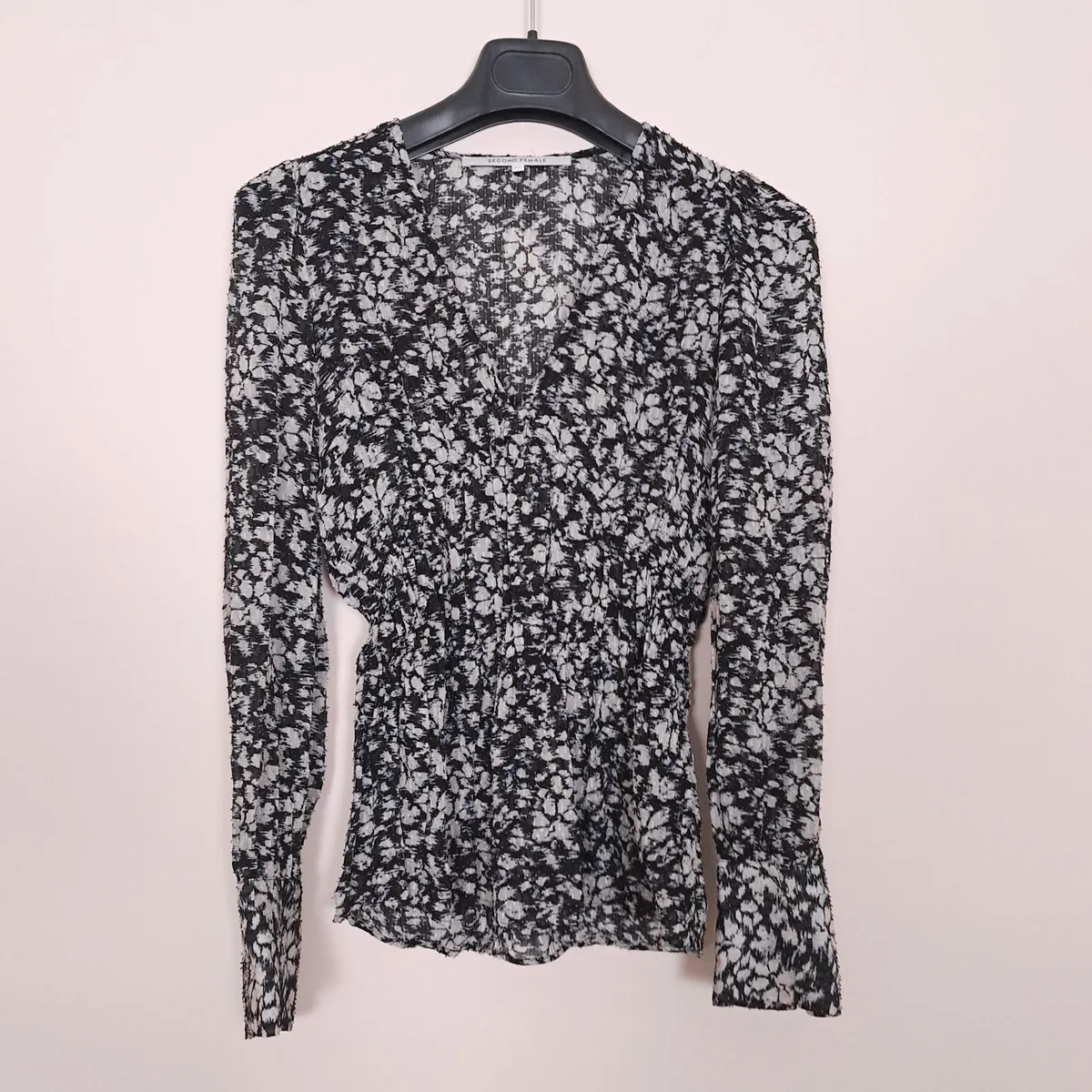 Second Female Black White Floral Blouse Size XS - Image 1