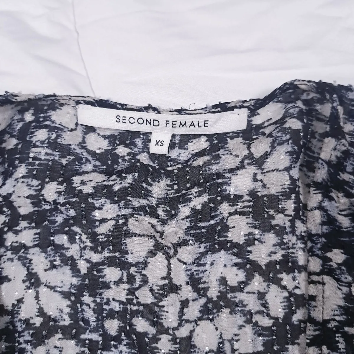 Second Female Black White Floral Blouse Size XS - Image 2
