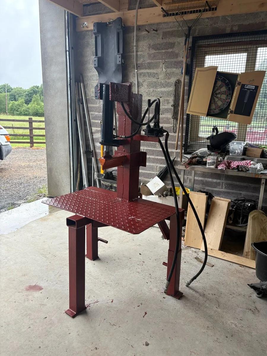Log splitter - Image 1