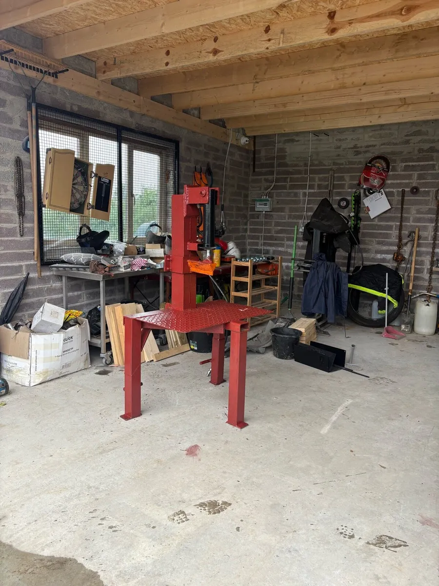 Log splitter - Image 2