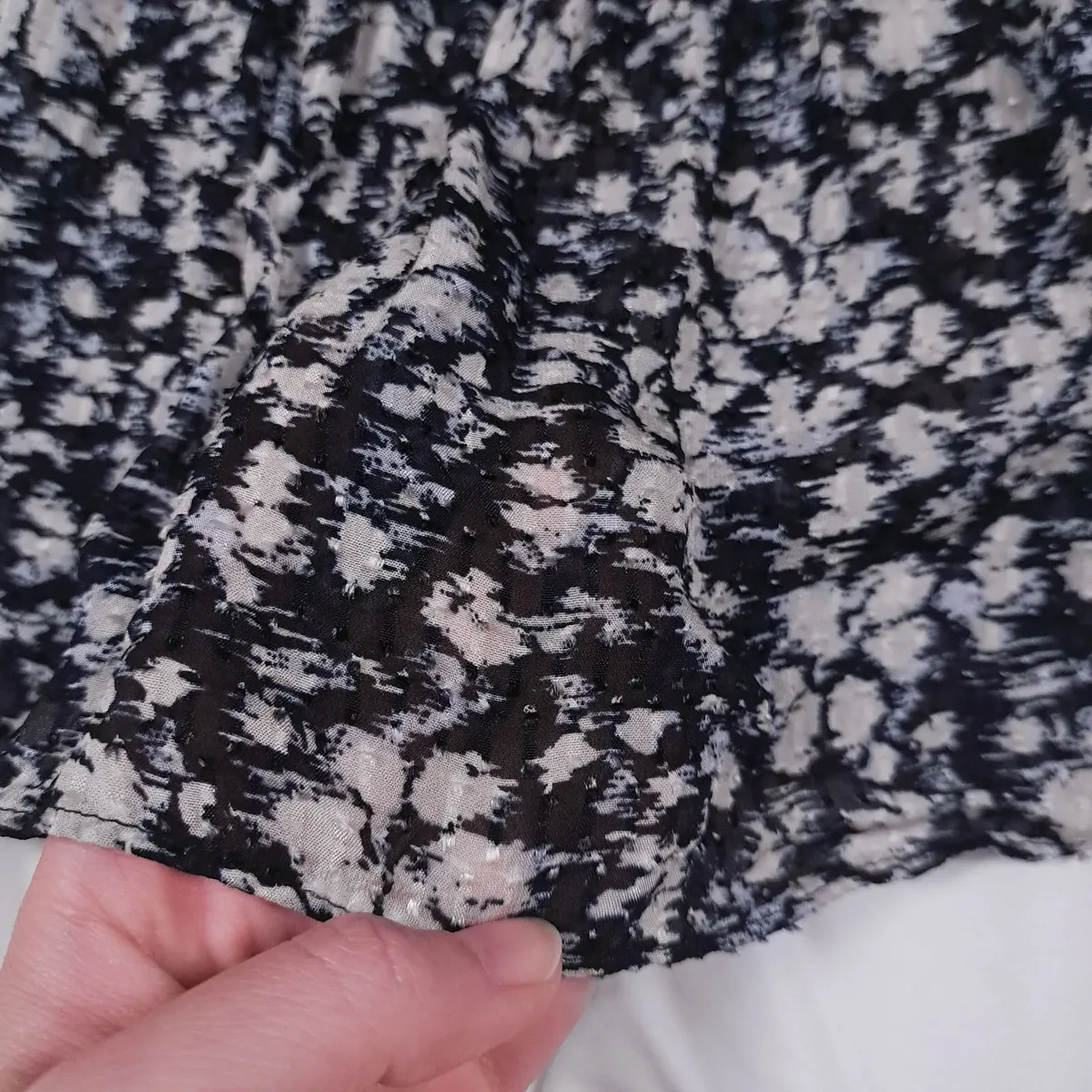 Second Female Black White Floral Blouse Size XS - Image 3