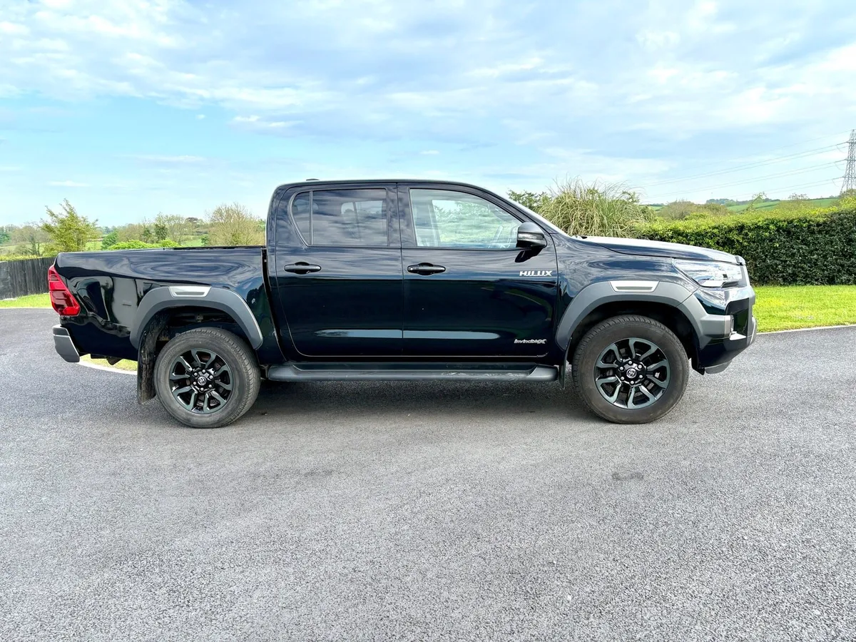 2022 Toyota Hilux Invincible X 2.8 Auto - Image 2