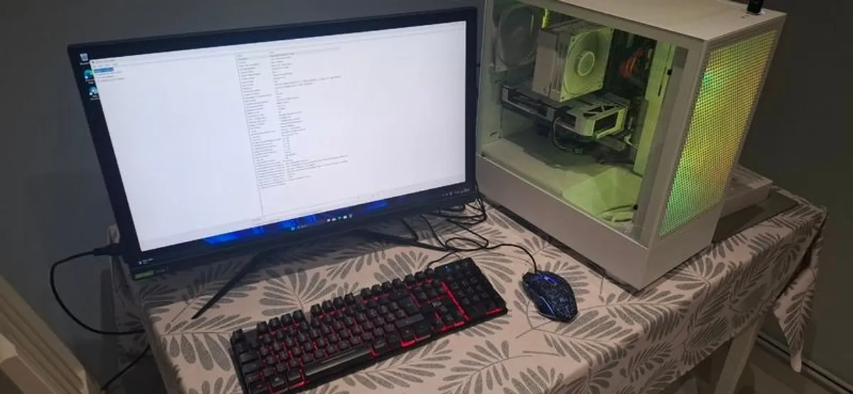 Complete High-End White PC Gaming i7 w/27inch QHD LED - Image 1
