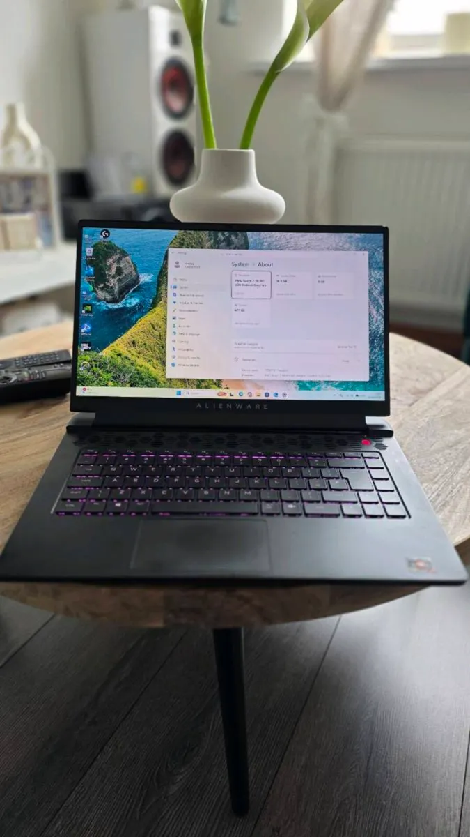 Alienware M15 R5 - Image 1