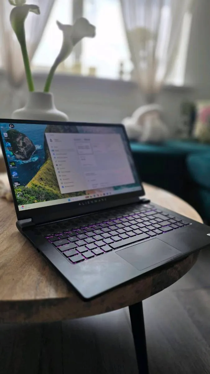 Alienware M15 R5 - Image 2