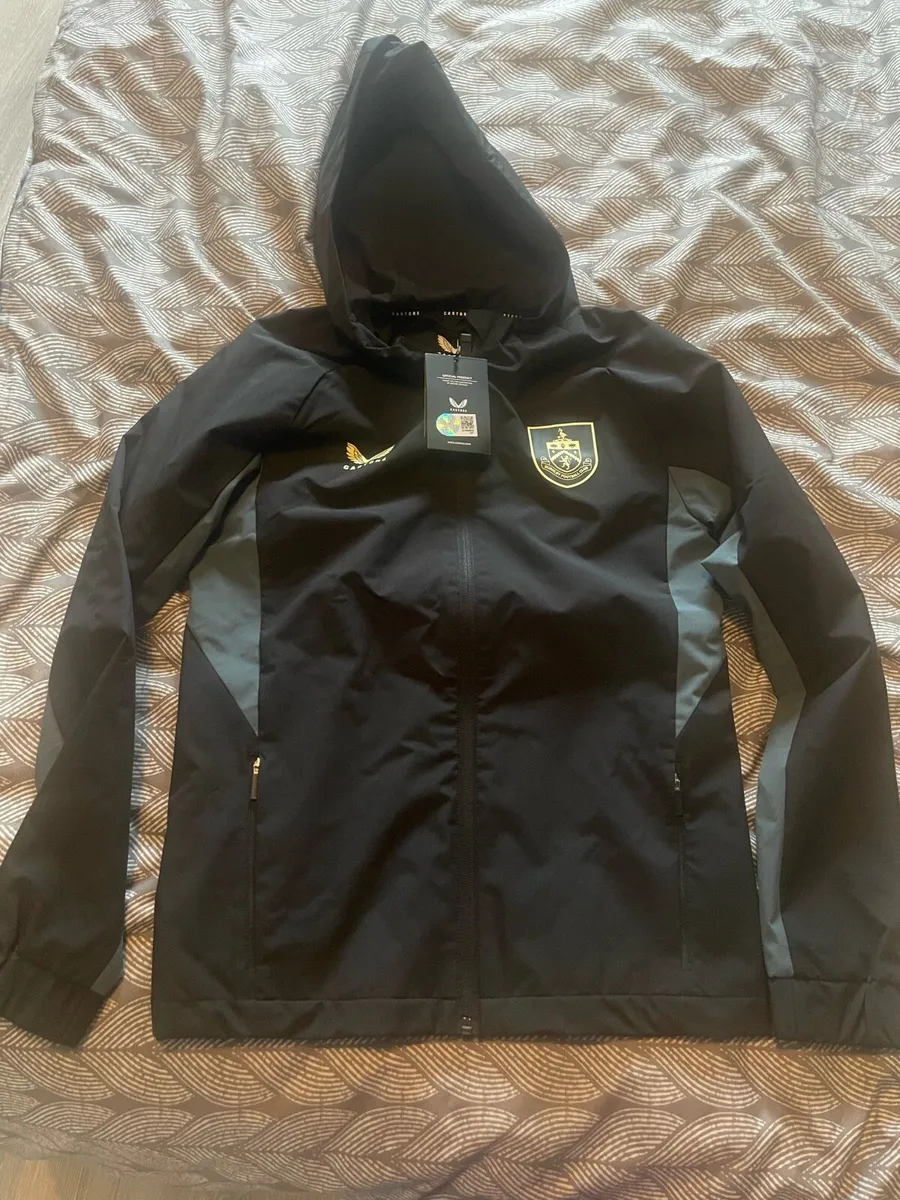 Football training jacket - Image 1