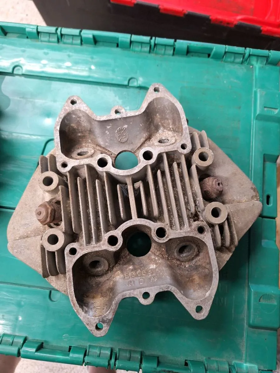 Triumph 6t - Image 4