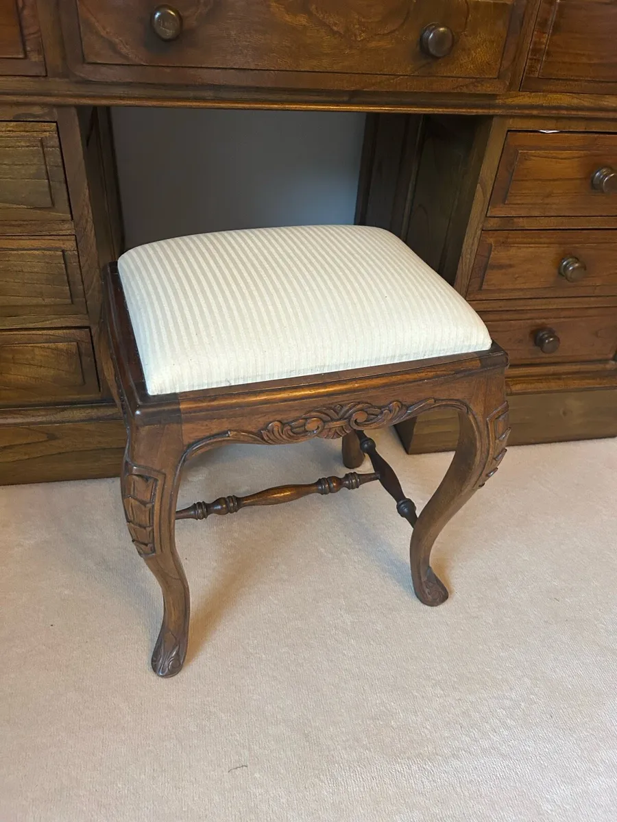 Vintage solid wood dressing table/desk - Image 3