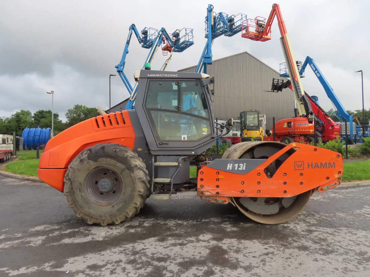 Hamm H13I Single Drum Vibrating Roller - Image 1