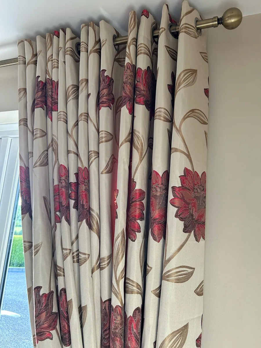 Curtains - Image 3