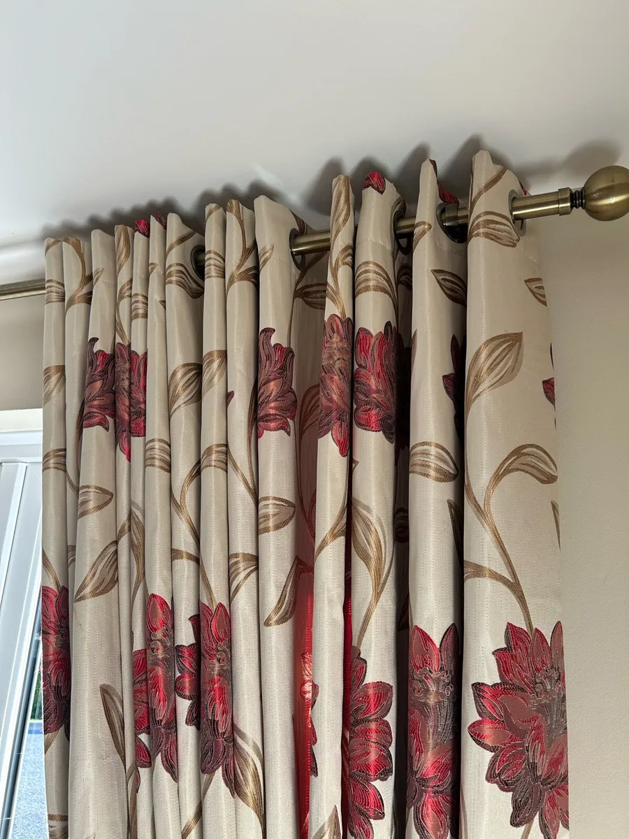 Curtains - Image 2