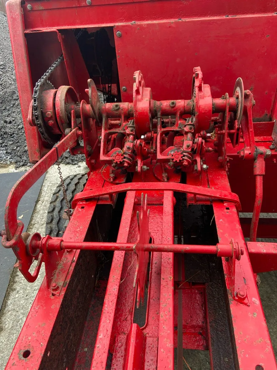 New Holland baler - Image 4