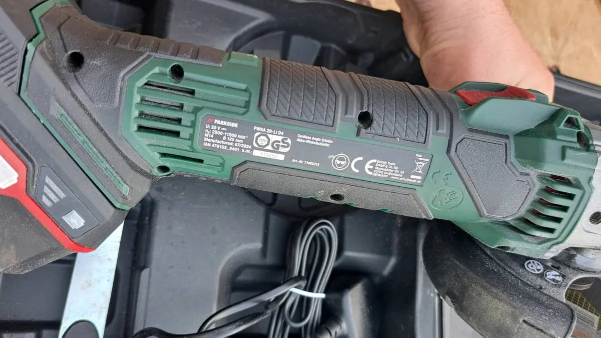 Cordless angle grinder kit - Image 2