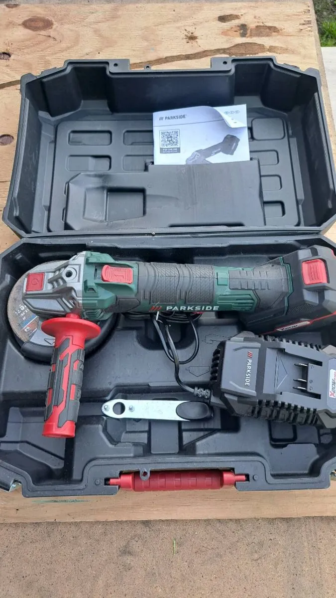 Cordless angle grinder kit - Image 1
