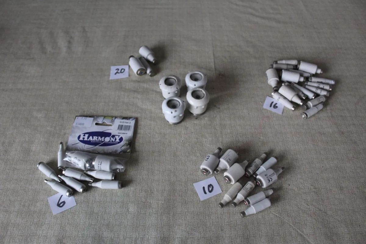 Quantity of Ceramic Household Fuses – Lot 2	   €25