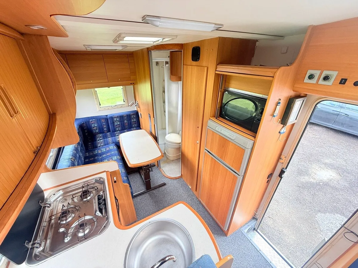 Benimar Europe high spec 6/berth family Camper - Image 4
