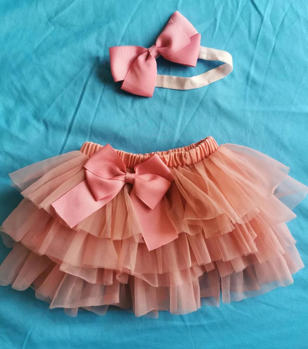 Baby girl skirt and bow