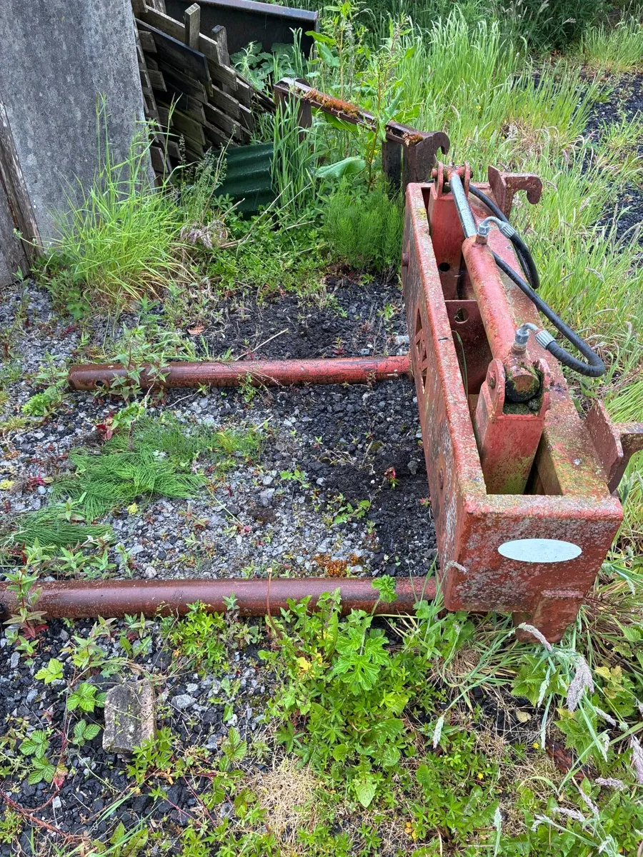Bale lifter - Image 2