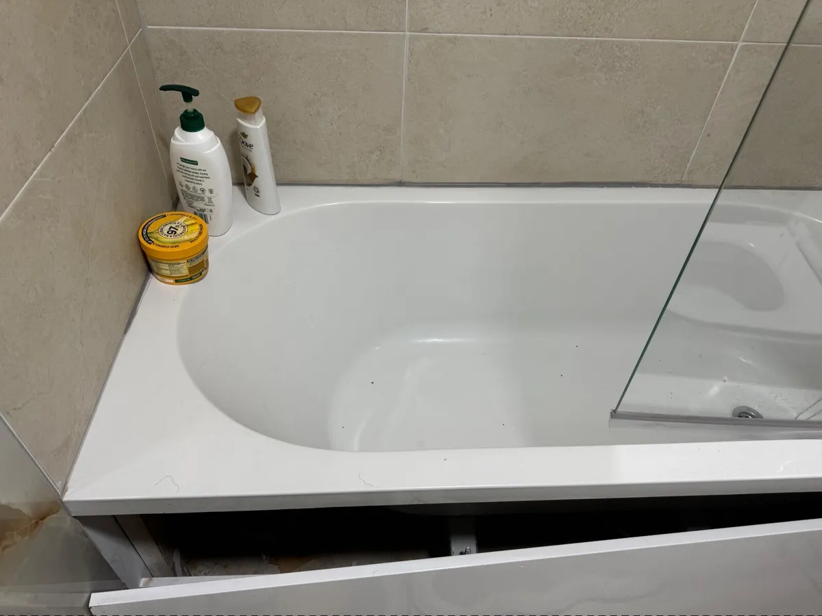 Bathtub - Image 3