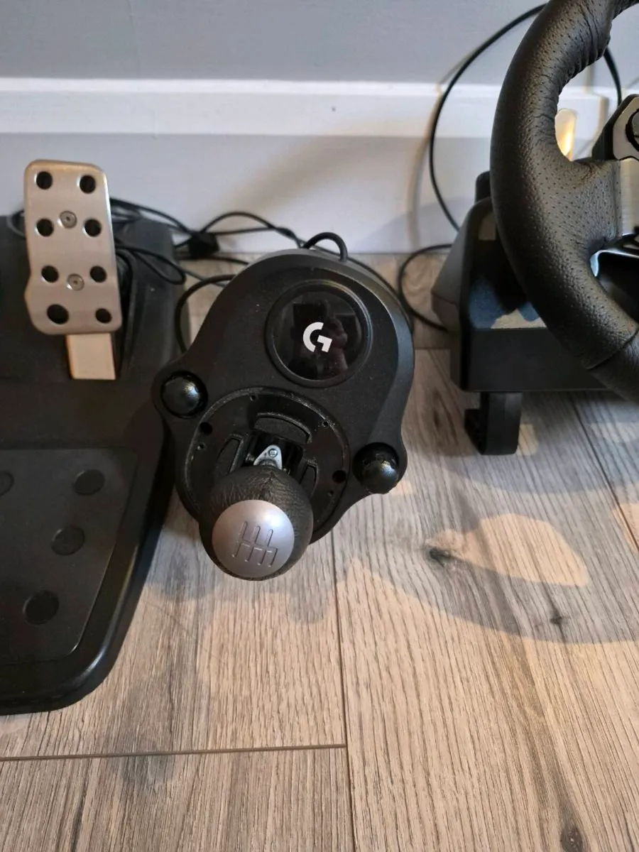 X box steering wheel with pedals and gear stick - Image 4