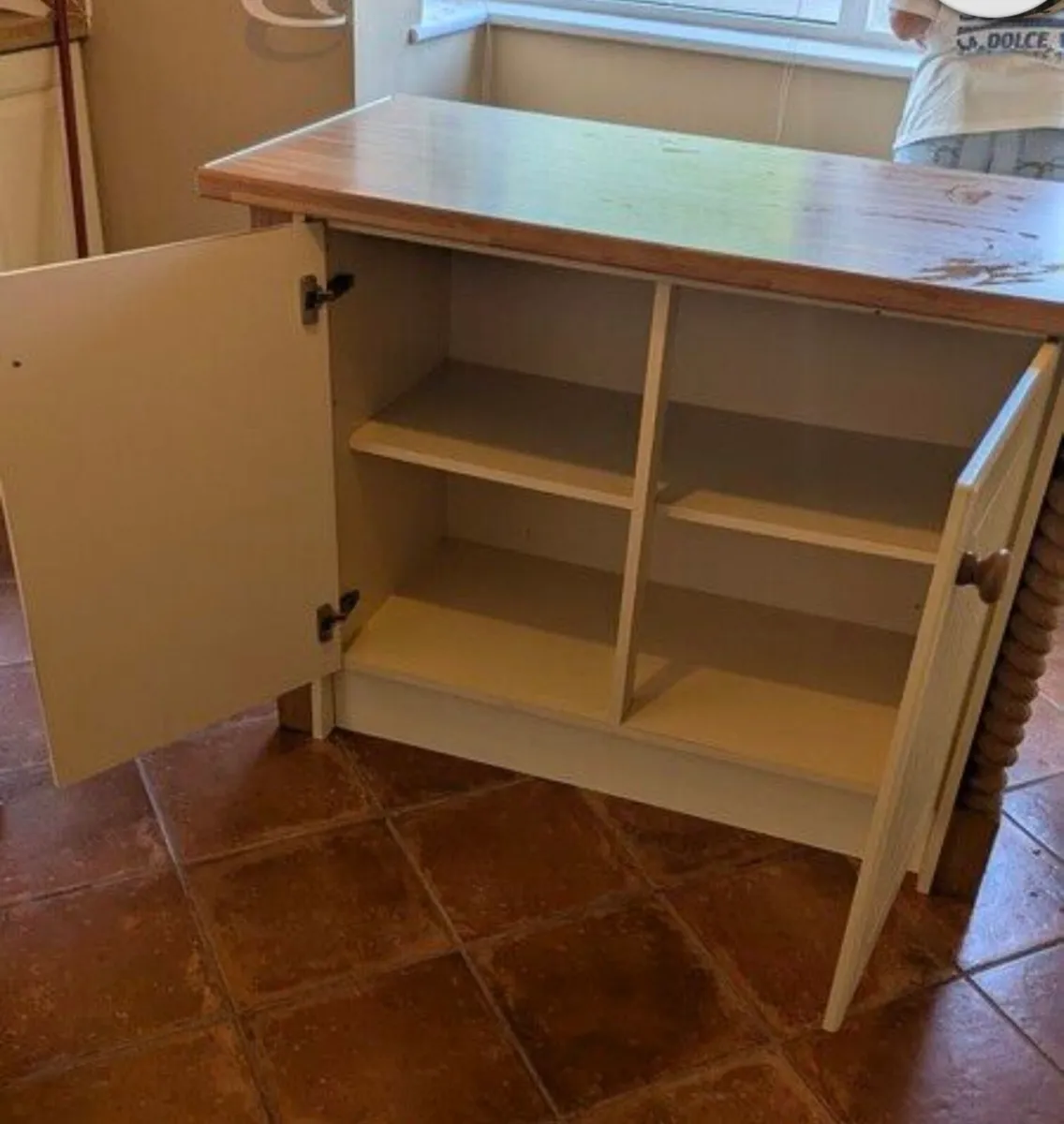 Kitchen island - Image 2