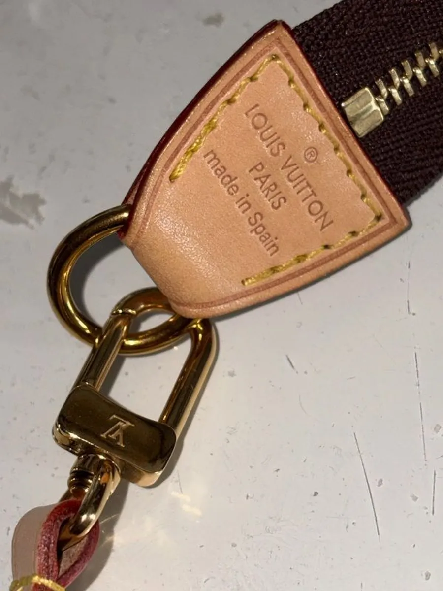 louis Vuitton Pouchette - Image 3