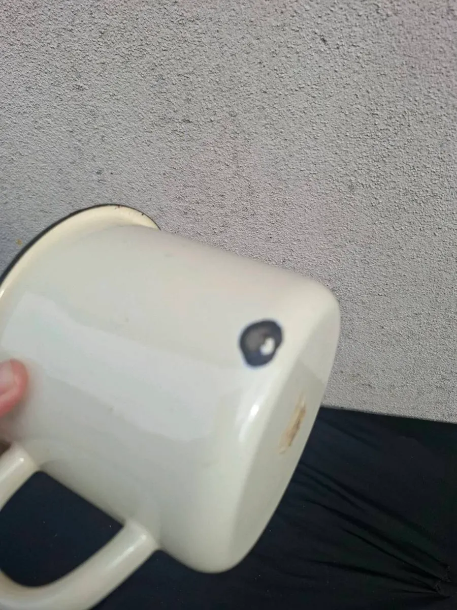 Enamel cow mesuring cup - Image 3