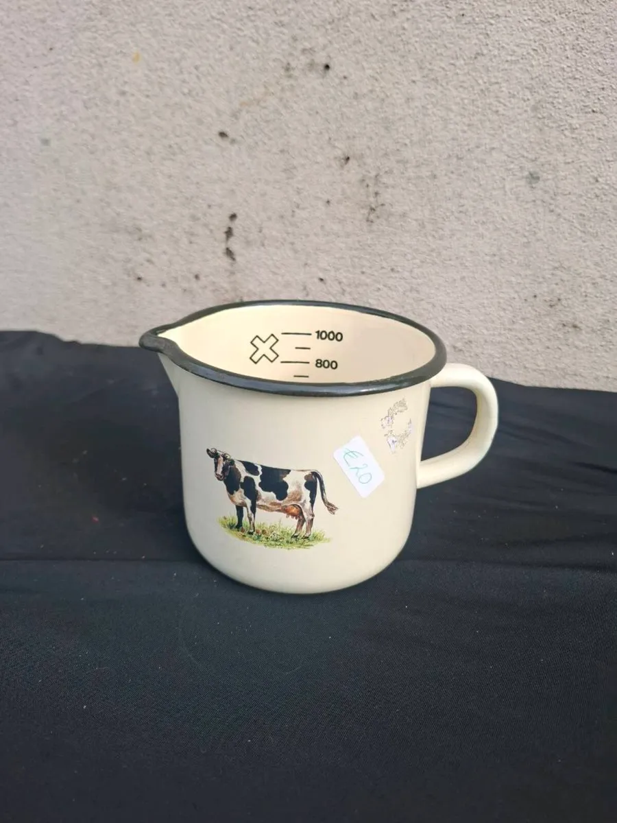 Enamel cow mesuring cup - Image 1