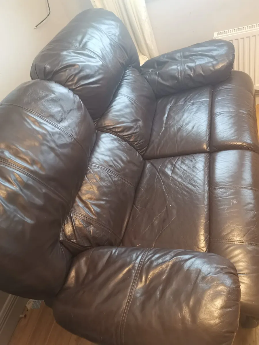 2 seater recliner leather couch - Image 3
