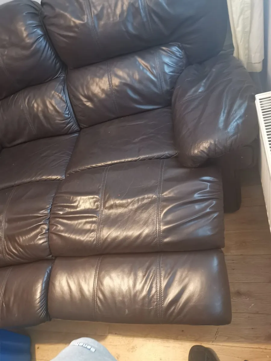 2 seater recliner leather couch - Image 4