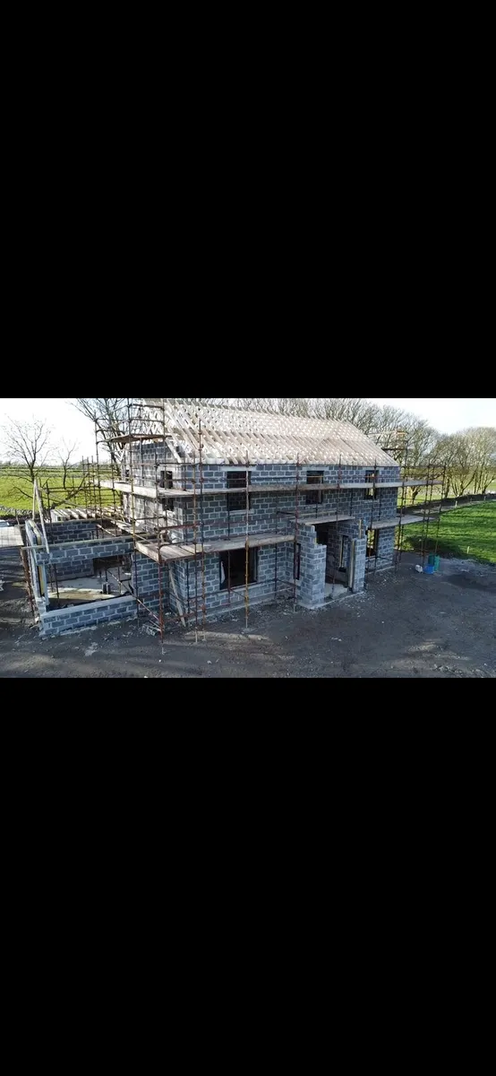 Scaffolding for 2900sq foot house - Image 1