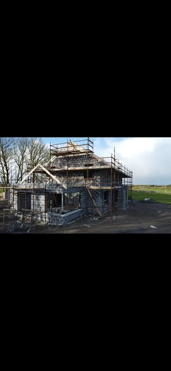 Scaffolding for 2900sq foot house - Image 2