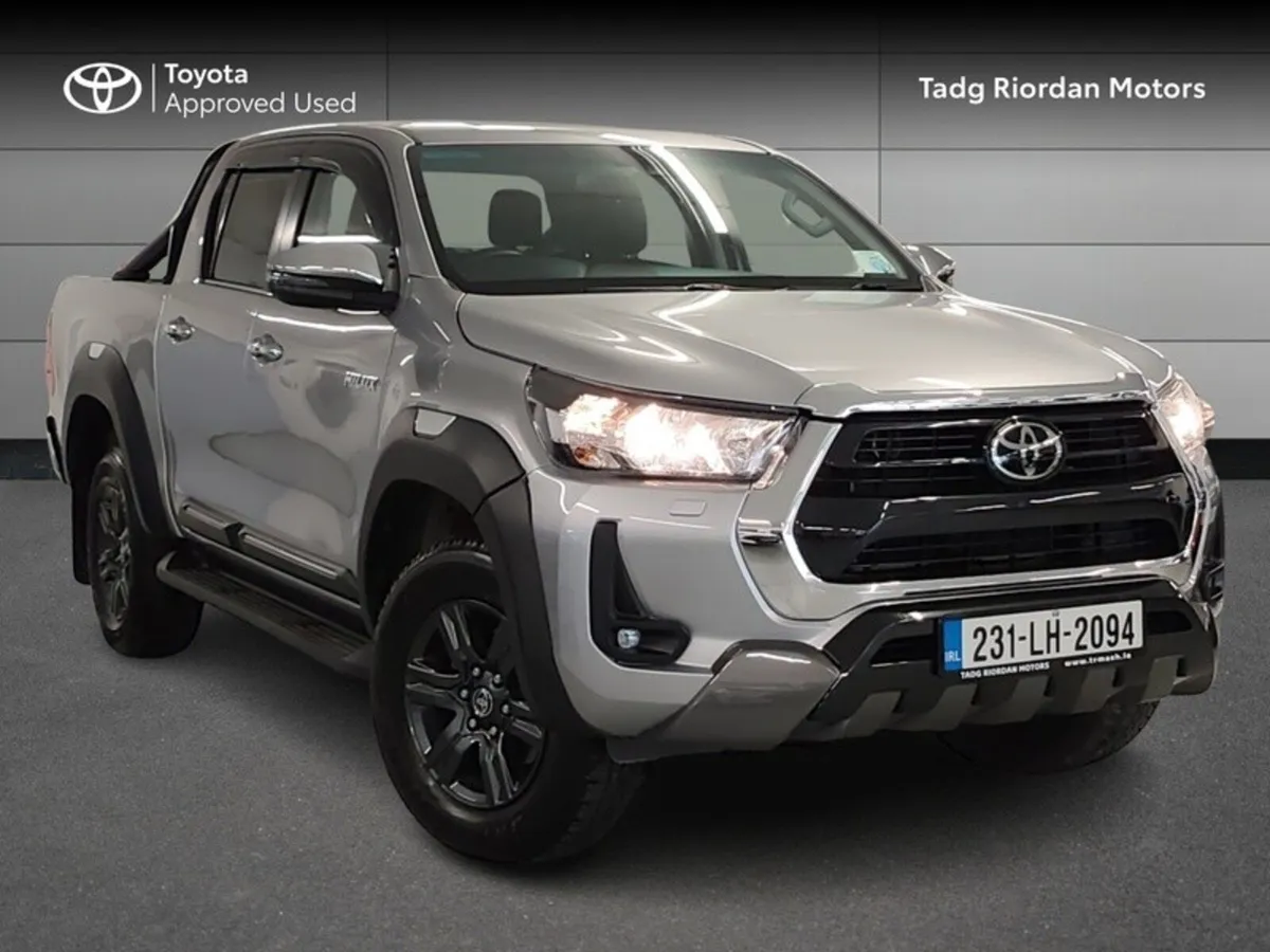 Toyota Hilux 2.8 SR5 D/CAB AUTO - Image 1