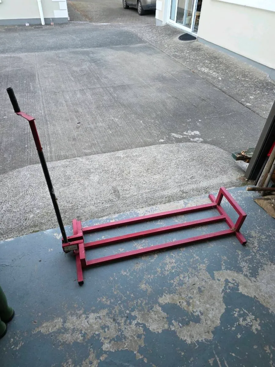 Lawnmower Lift Jack - Image 1
