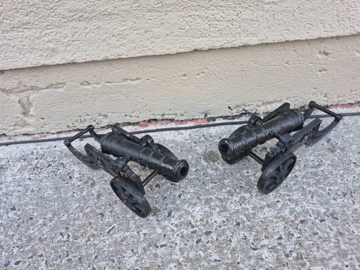 Cast  iron  cannons - Image 3