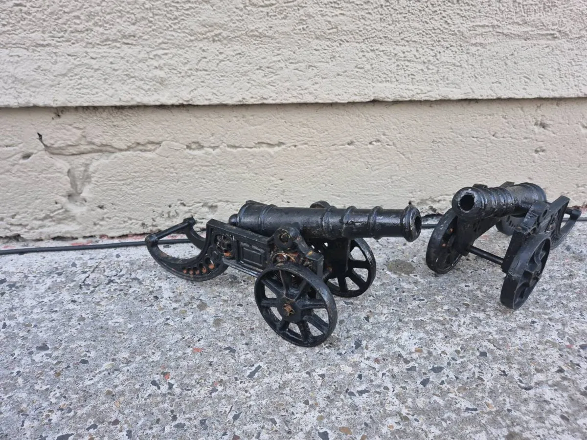 Cast  iron  cannons - Image 4
