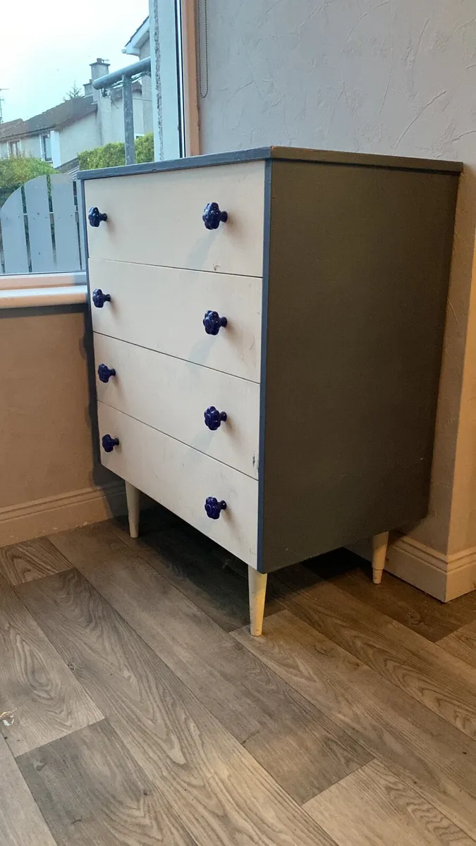 Chest of drawers - Image 1