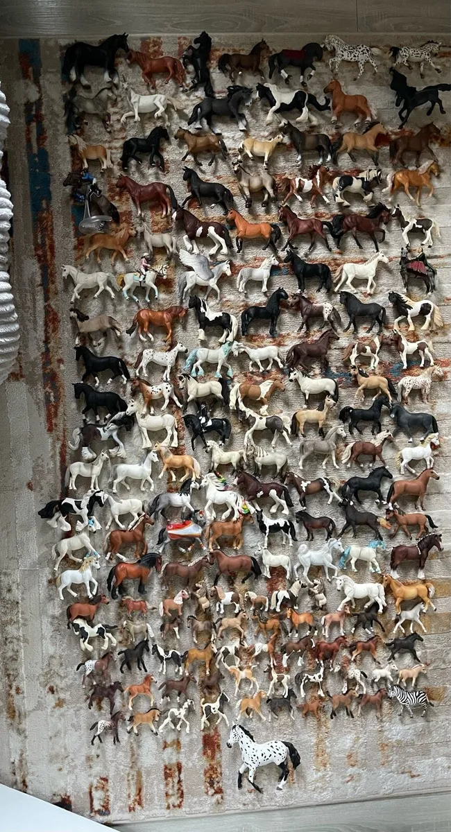 Schliech horse collection - Image 2