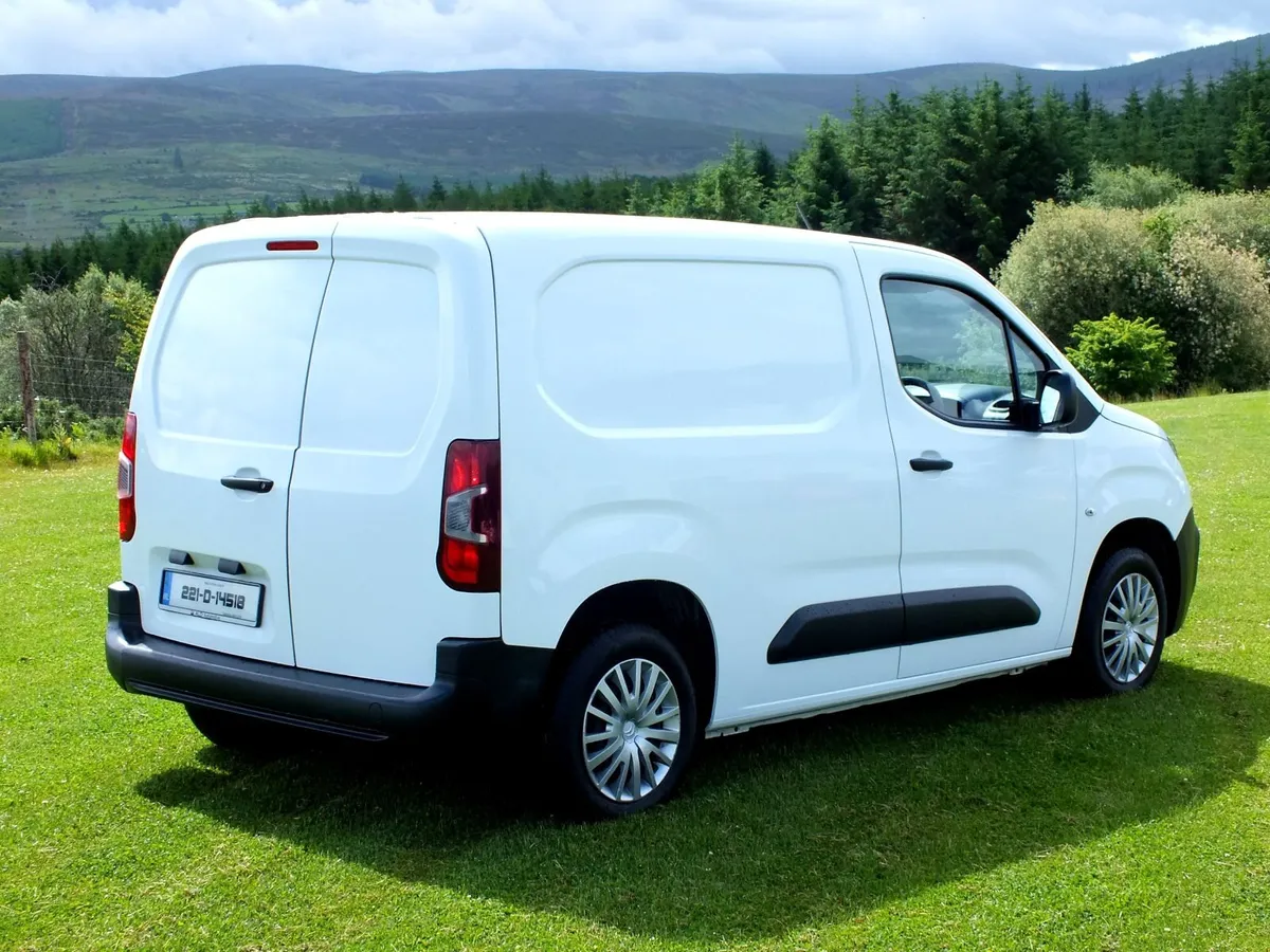 2022 Citroen Berlingo 100Bhp 6 Speed - Image 4