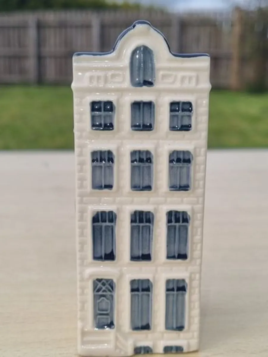 KLM ceramic miniature collector's house number 67 - Image 1