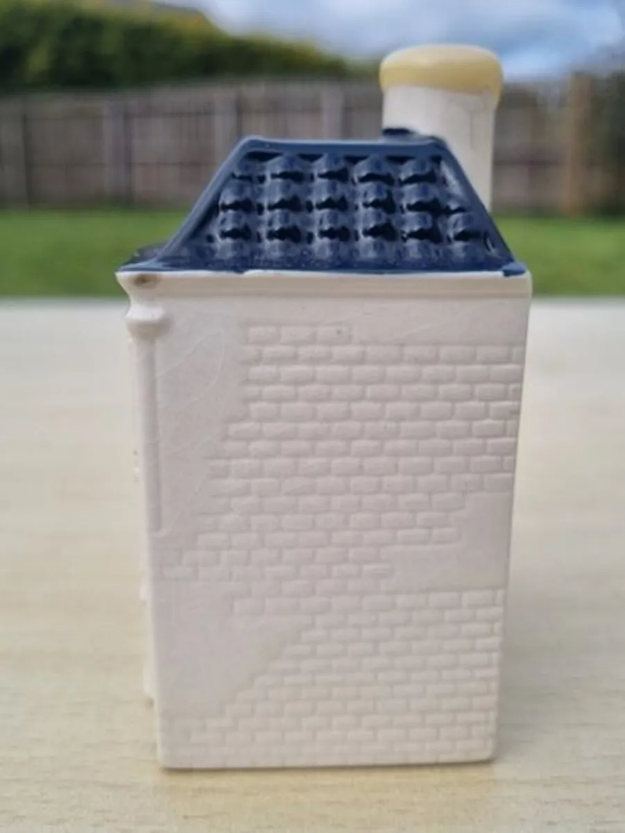 KLM Delft Blue miniature collector's house - Image 2