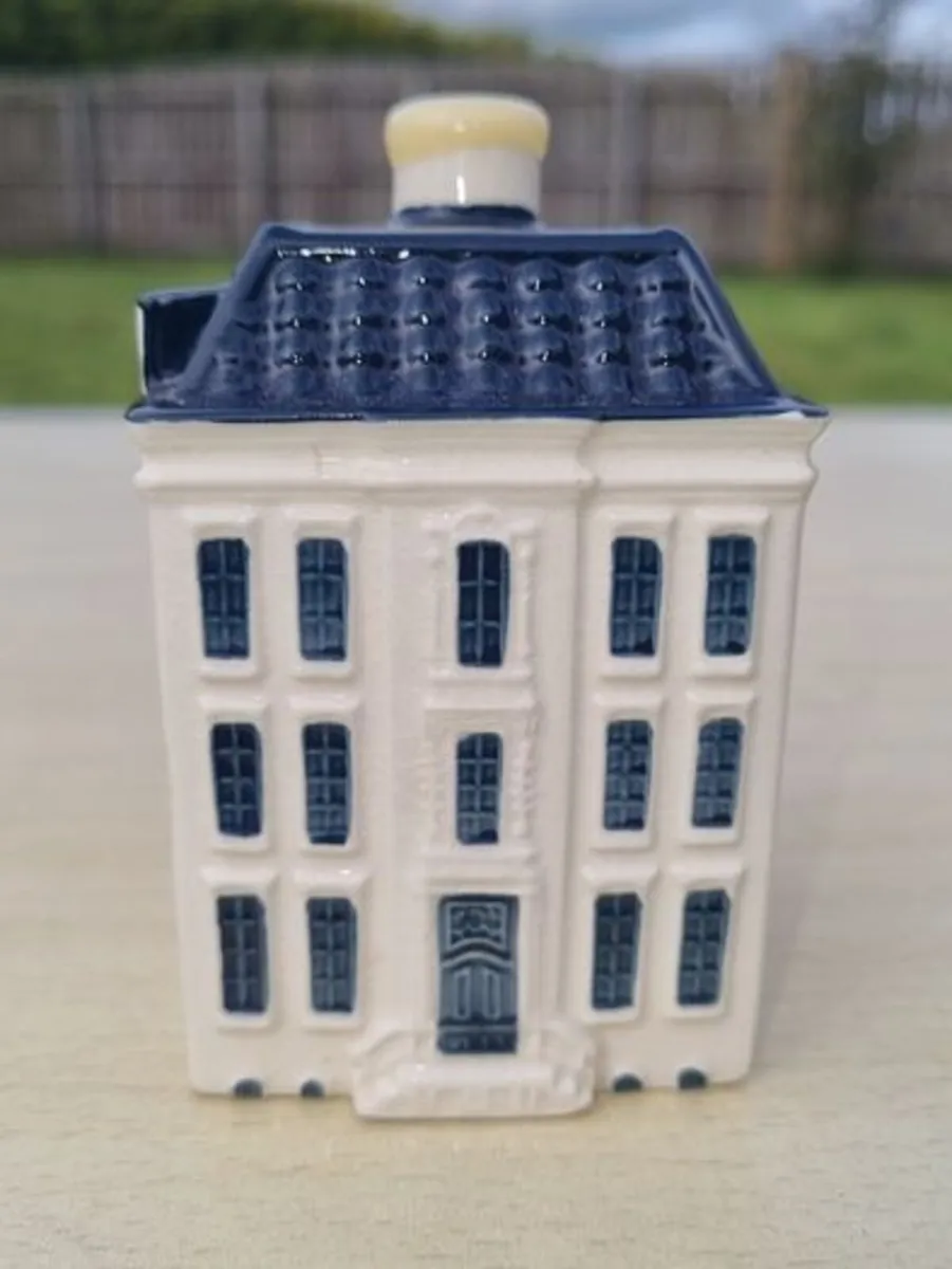 KLM Delft Blue miniature collector's house - Image 1