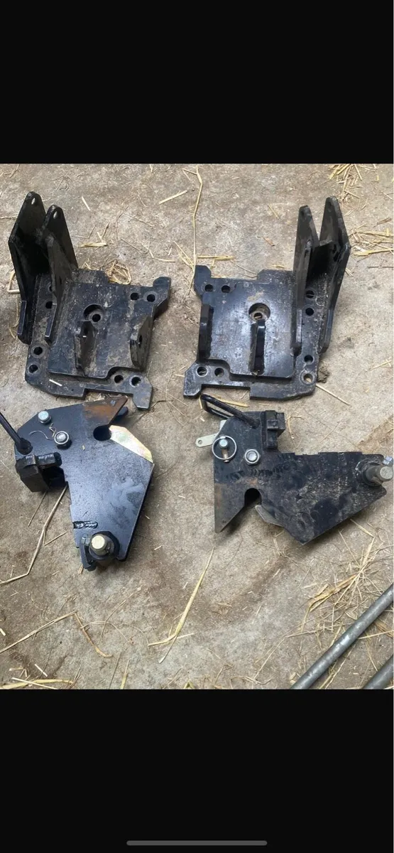 Axel Brackets - Image 2