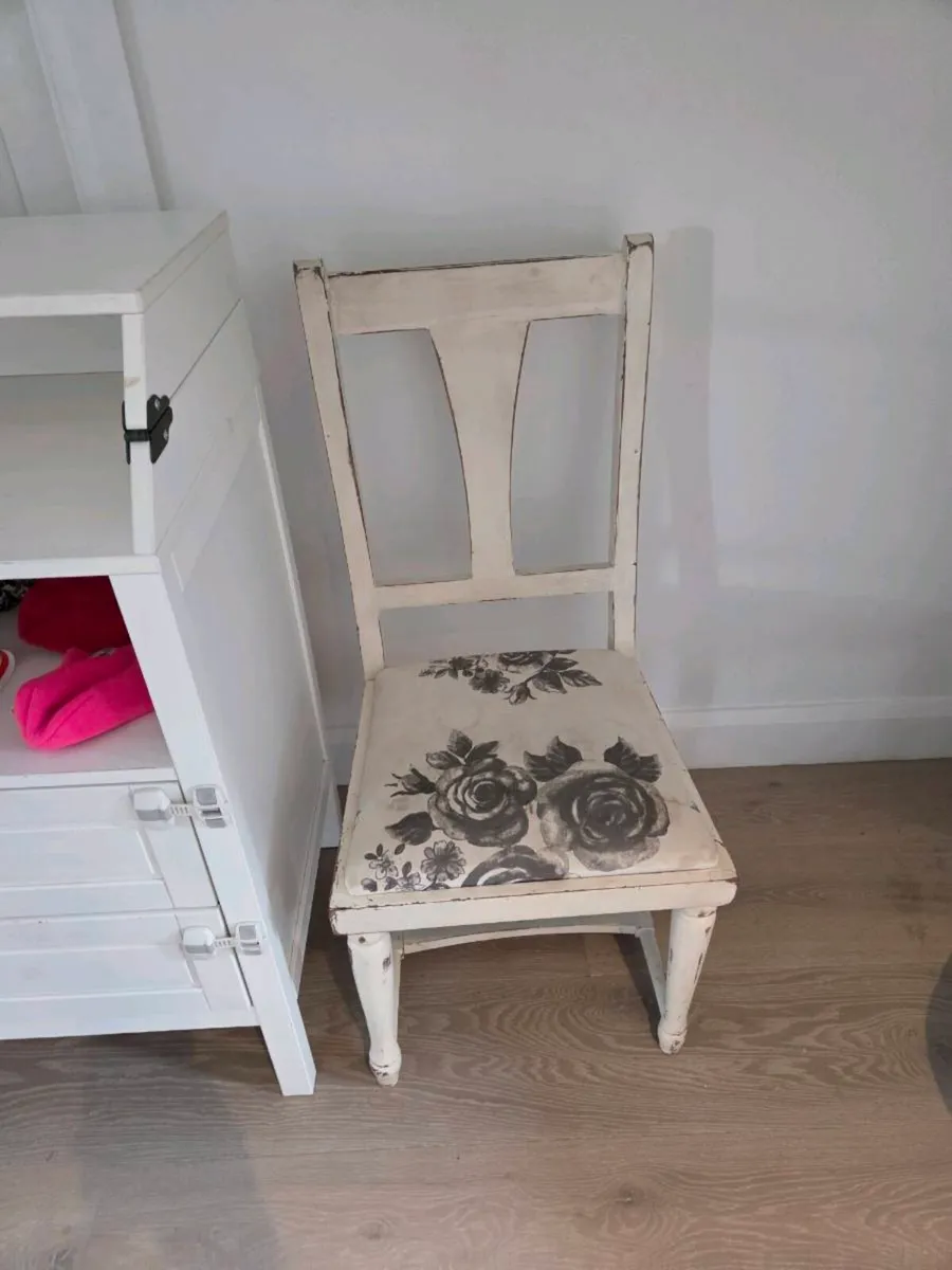 Chair - Image 3
