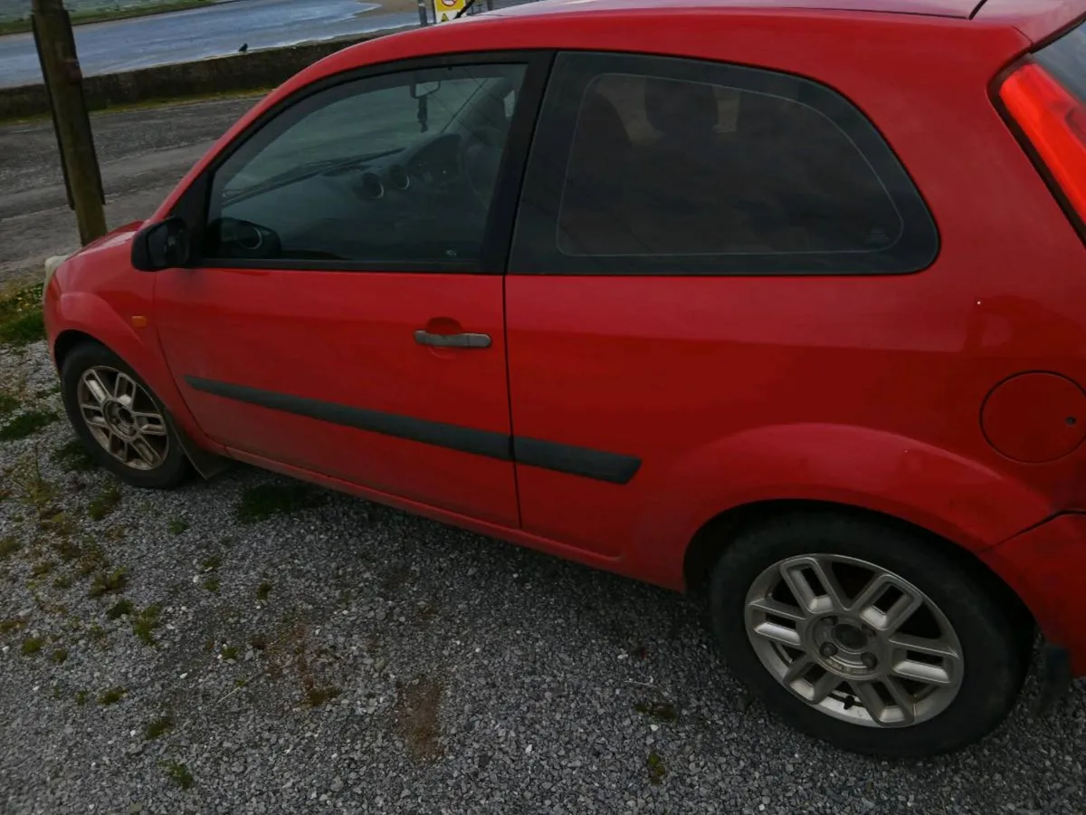 Ford fiesta - Image 2